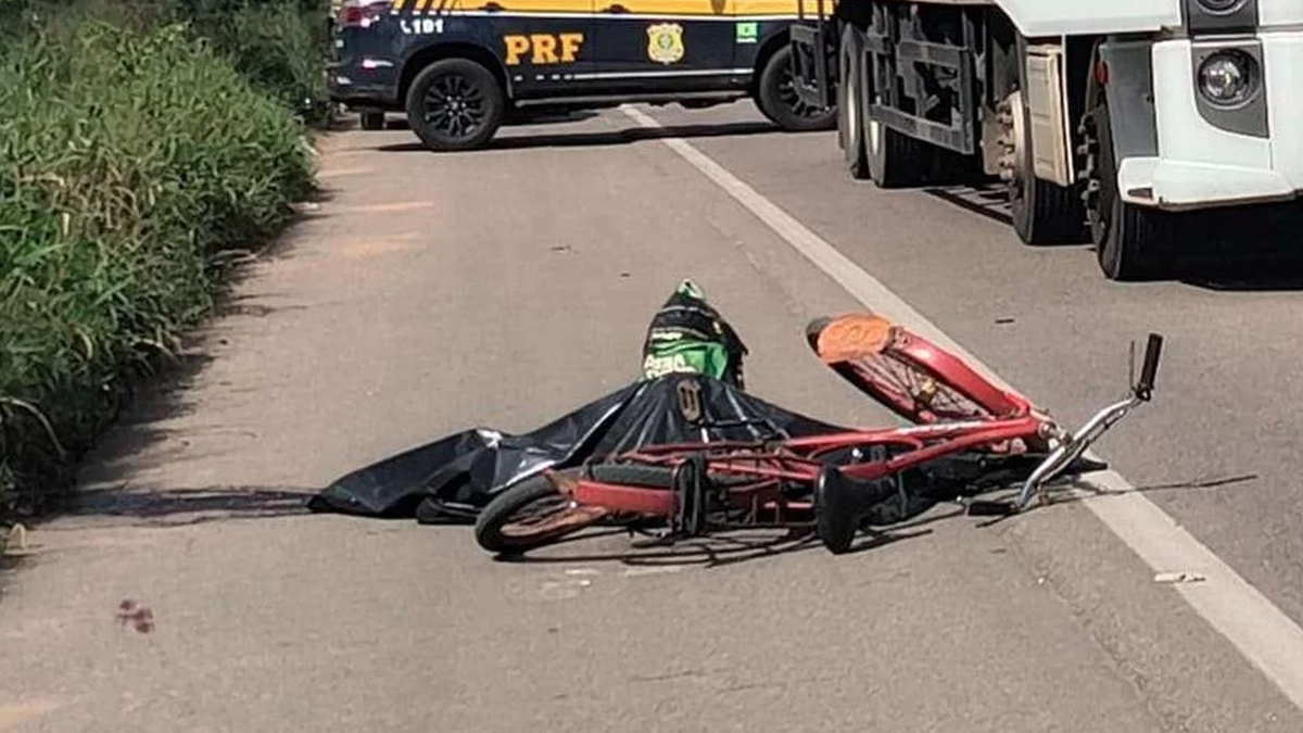Ciclista de 77 anos morre após acidente com caminhão na BR-316