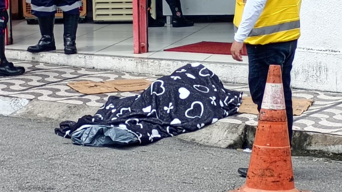 Idoso morre após mal súbito e queda em calçada no Centro de Maceió