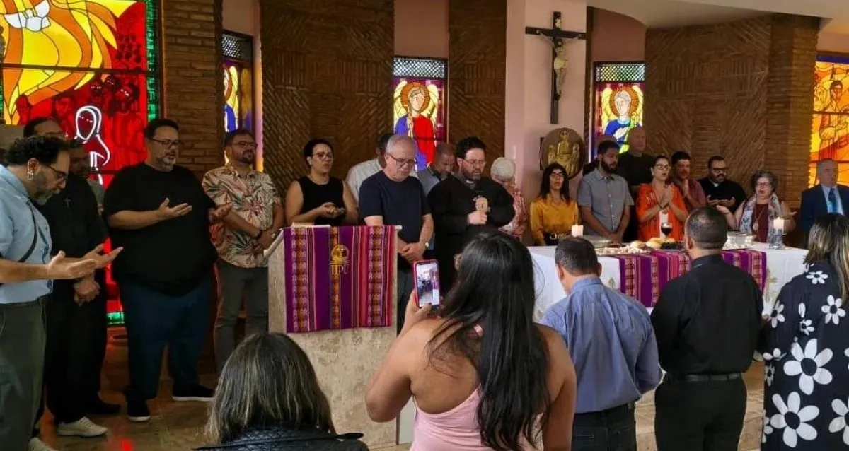 Igreja autoriza pessoas LGBTQIAPN+ a exercerem o pastorado no Brasil
