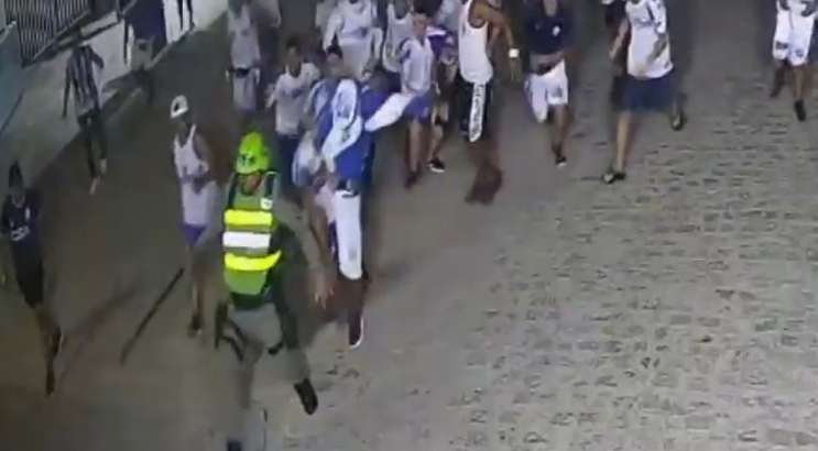 Vídeo: Polícia Civil divulga imagens de torcedores envolvidos em agressões e tumulto no jogo CSA x Ituano