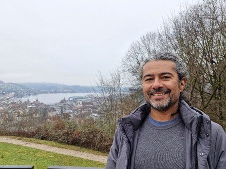 Pesquisa da Ufal investiga relação entre poesia e ciência no exterior
