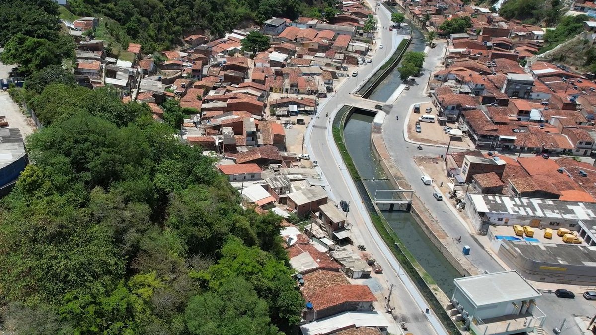 Homem é executado com mais de 20 tiros no Vale do Reginaldo, em Maceió