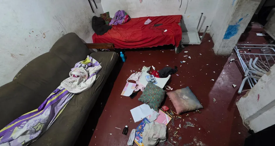 Imagens mostram destruição dentro de casa na Jatiúca após caso de violência doméstica