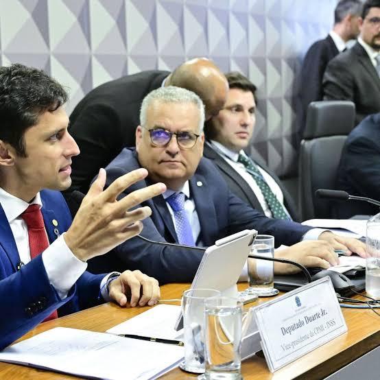 Parlamentares pedem anulação de votação tumultuada na CPMI