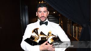 Quem é Bad Bunny, artista que fez o mundo se render à cultura latina