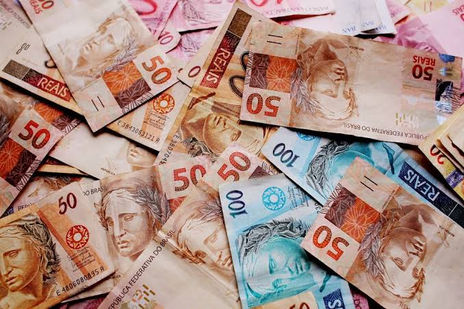 Economia brasileira cresce 0,5% em agosto após dois meses de queda, aponta FGV
