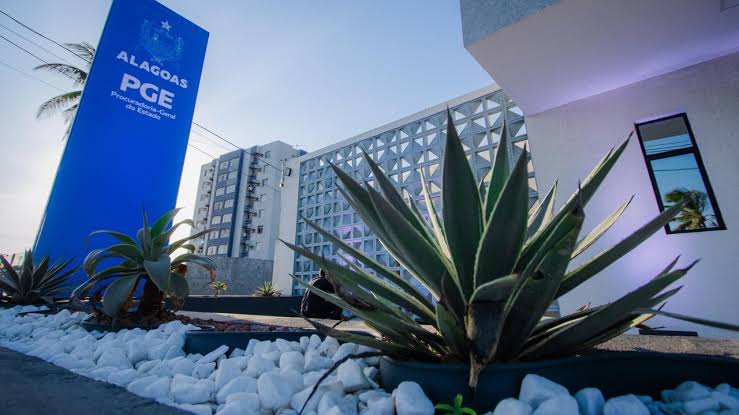 PGE recomenda veto a piso salarial de farmacêuticos em Alagoas