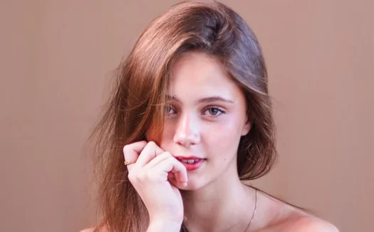 Escritora alagoana Lara Strehl lança seu primeiro livro em Maceió