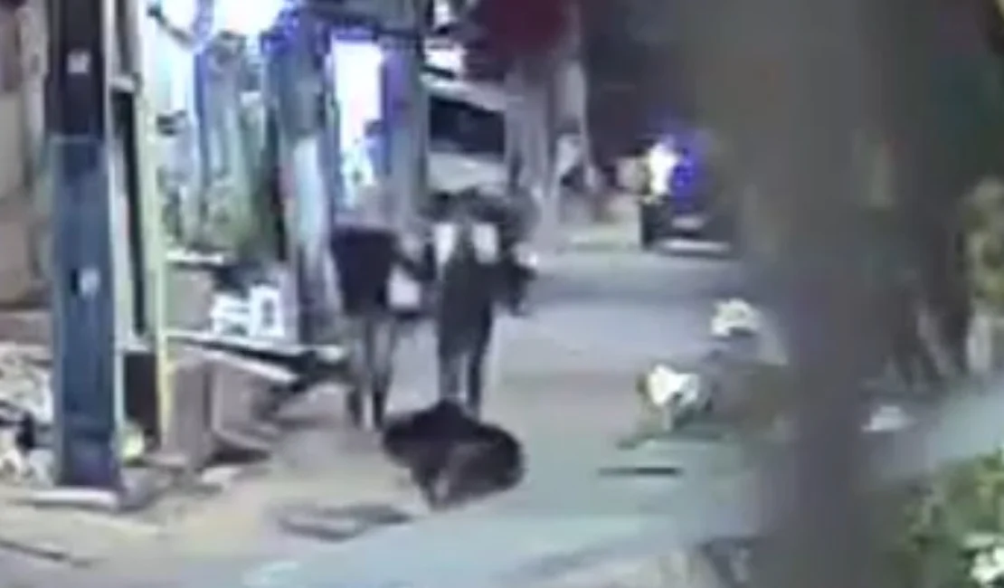 Crianças e jovem são baleados durante tiroteio no Jacintinho