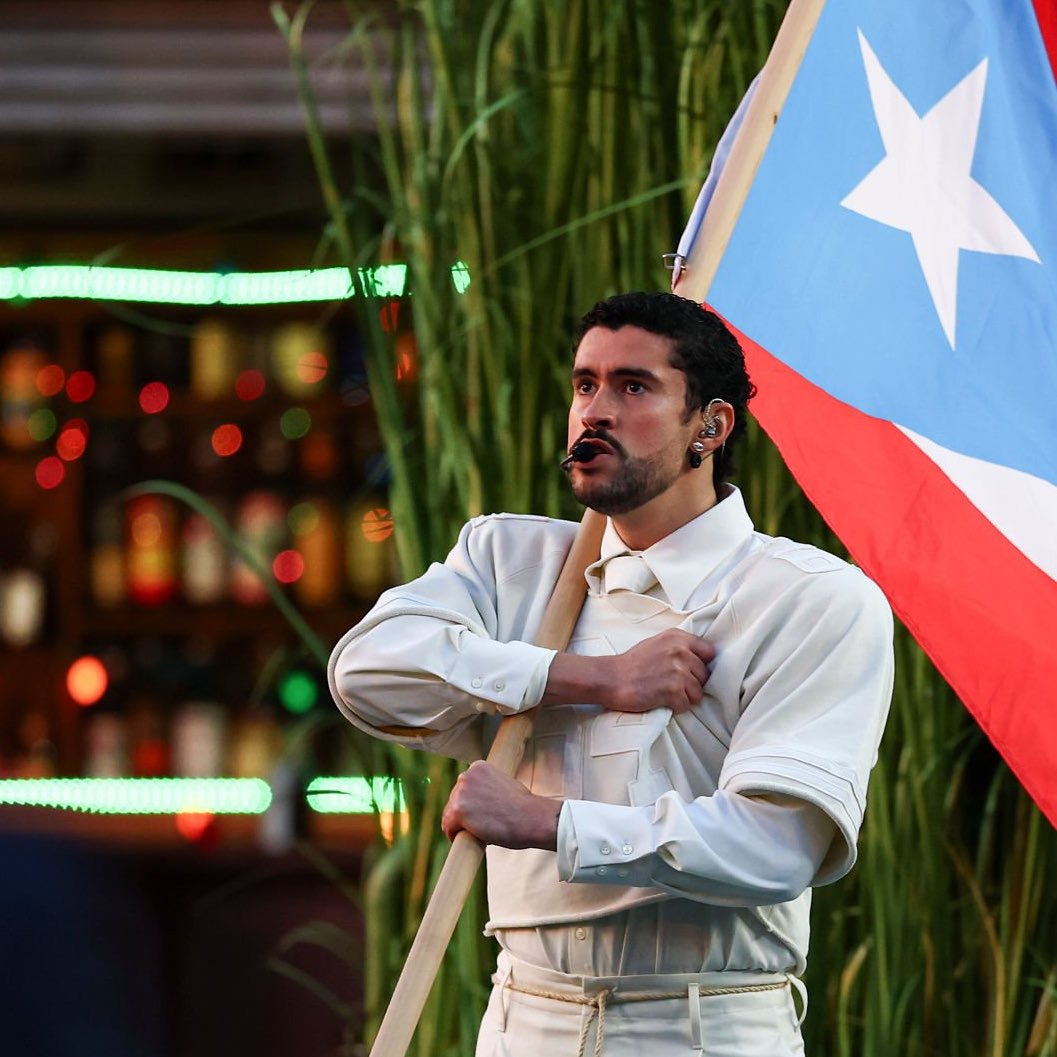 “Somos todos América”: Bad Bunny faz história no Super Bowl