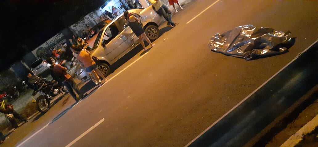 Acidente deixa um morto e outro ferido na Av. Fernandes Lima; Veja imagens