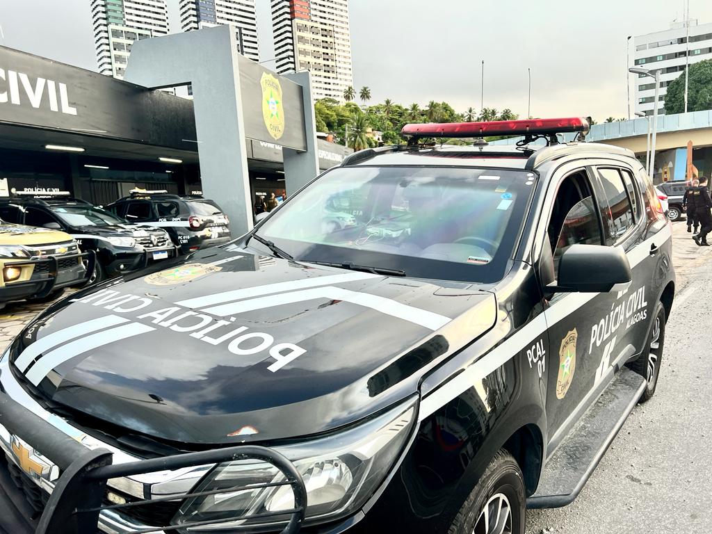 Mulher e criança sofrem atentado após homens pedirem copo d'água; PC investiga