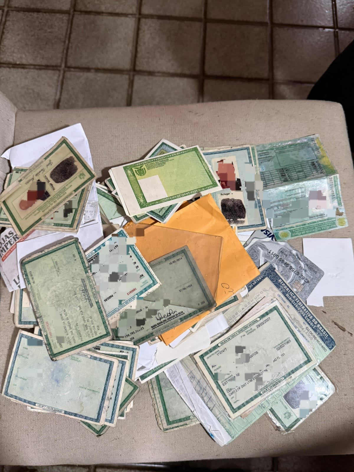 Polícia Civil desmonta quadrilha que aplicava golpes milionários em idosos