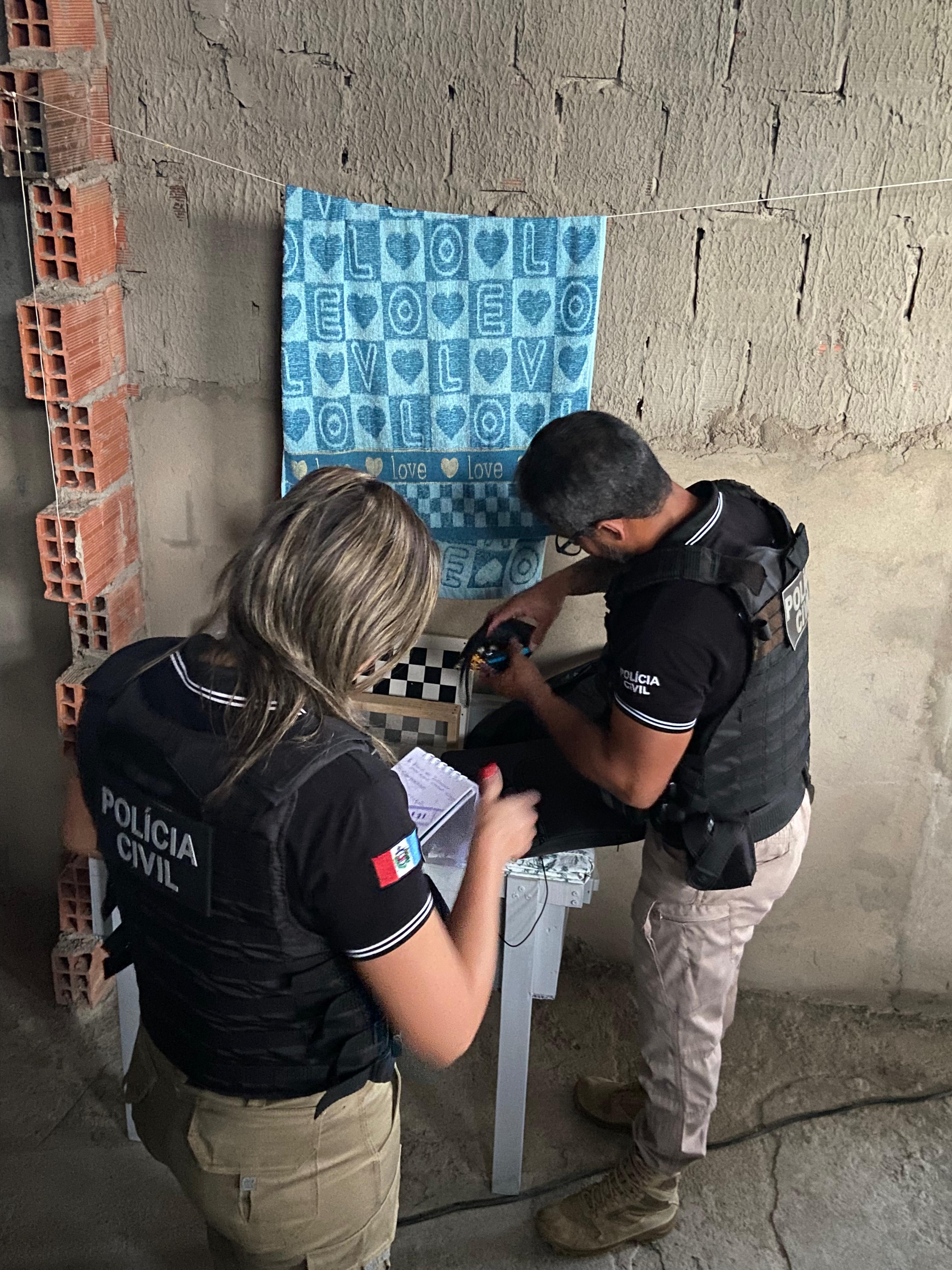 PC-AL prende homem por armazenar pornografia infantil durante operação nacional