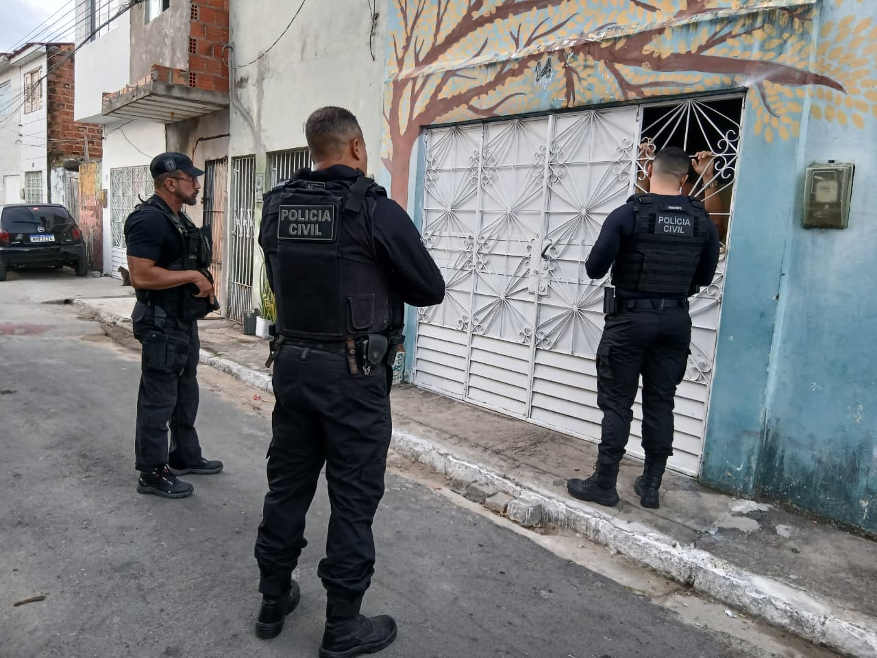 Polícia Civil cumpre mandados e avança em investigações de dois homicídios em Maceió