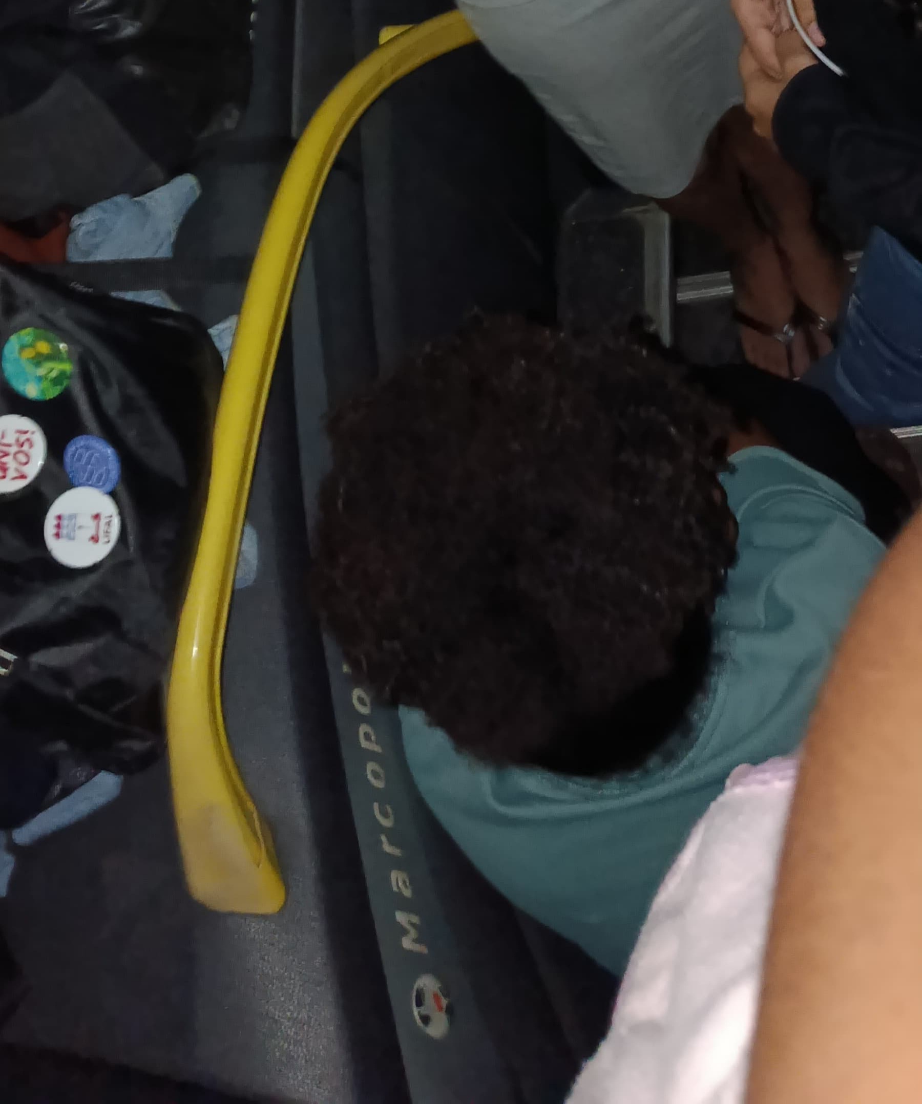 Prefeitura responde, mas crise no transporte universitário persiste