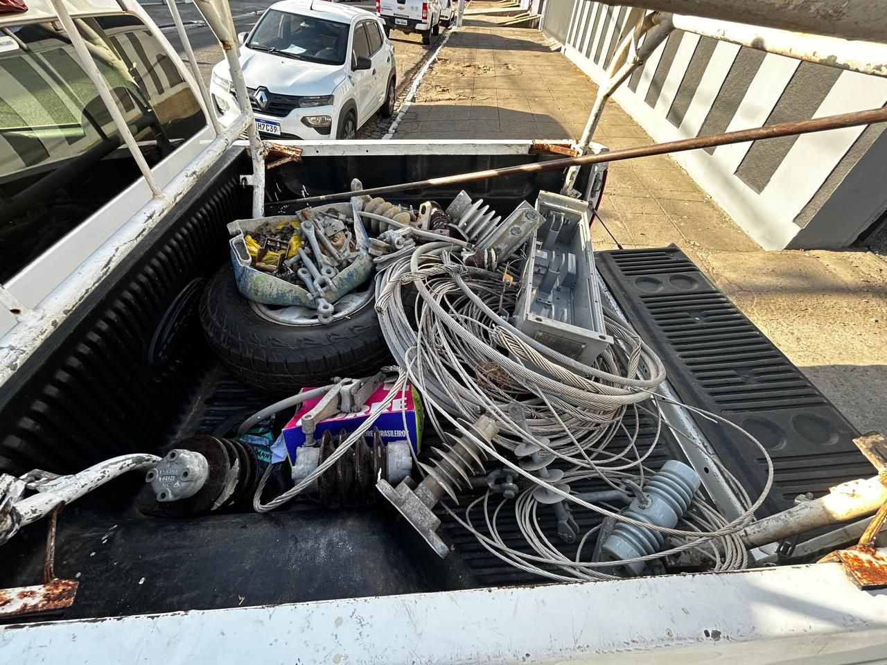 Homem é preso com materiais de energia furtados em Arapiraca