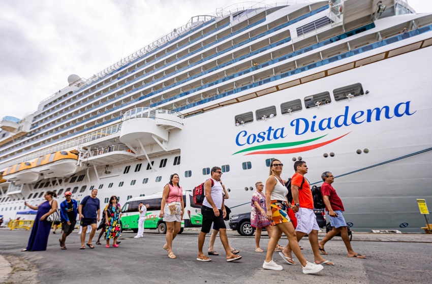 Prefeito Rodrigo Cunha celebra temporada histórica de cruzeiros em Maceió