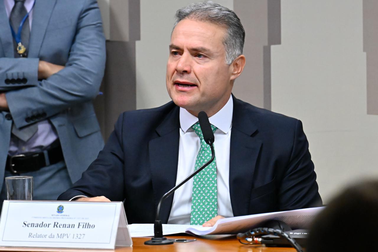 Com relatório de Renan Filho, comissão aprova renovação gratuita da CNH