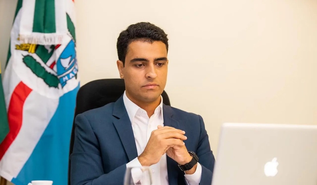 Justiça Eleitoral manda retirar postagem de imagem criada por IA contra JHC