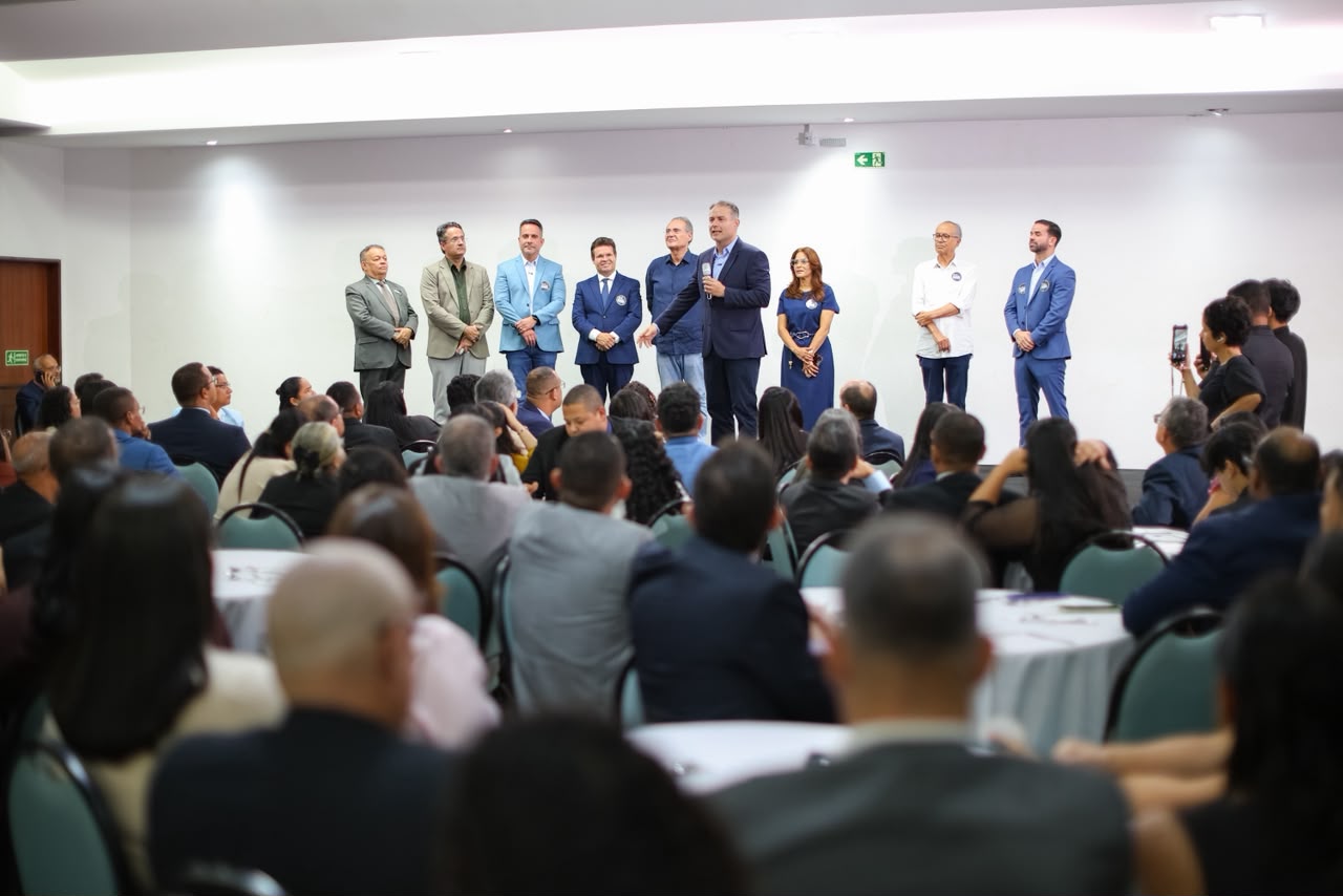 Renan Filho fortalece diálogo com lideranças evangélicas em encontro com mais de 400 pastores