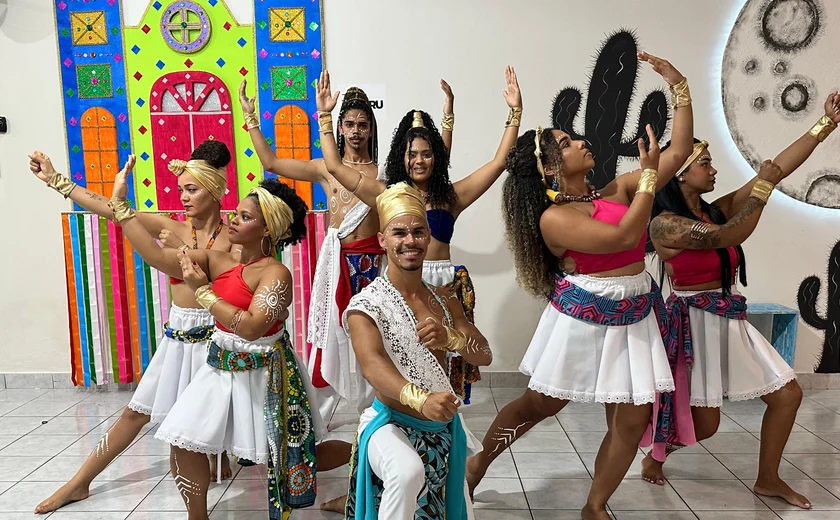 Grupo Cultural Raízes do Brasil se apresenta na Expo Serras e Quilombos