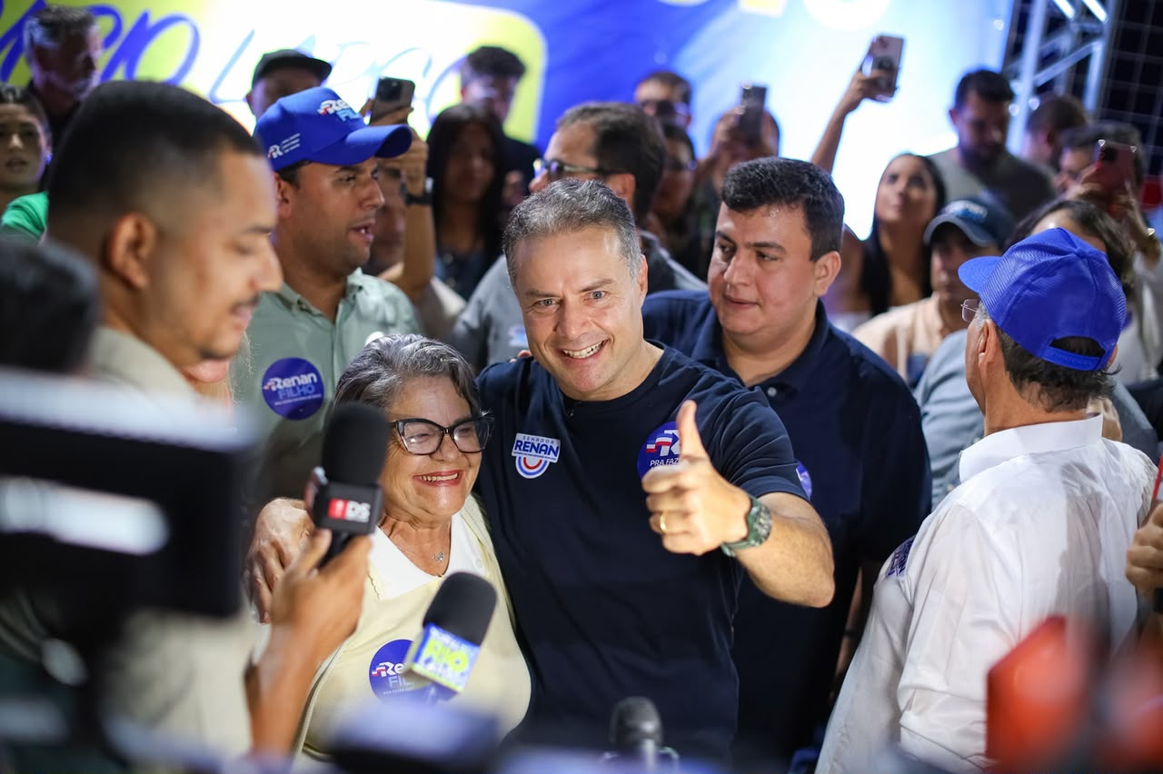 Renan Filho firma compromissos com mães atípicas em Rio Largo