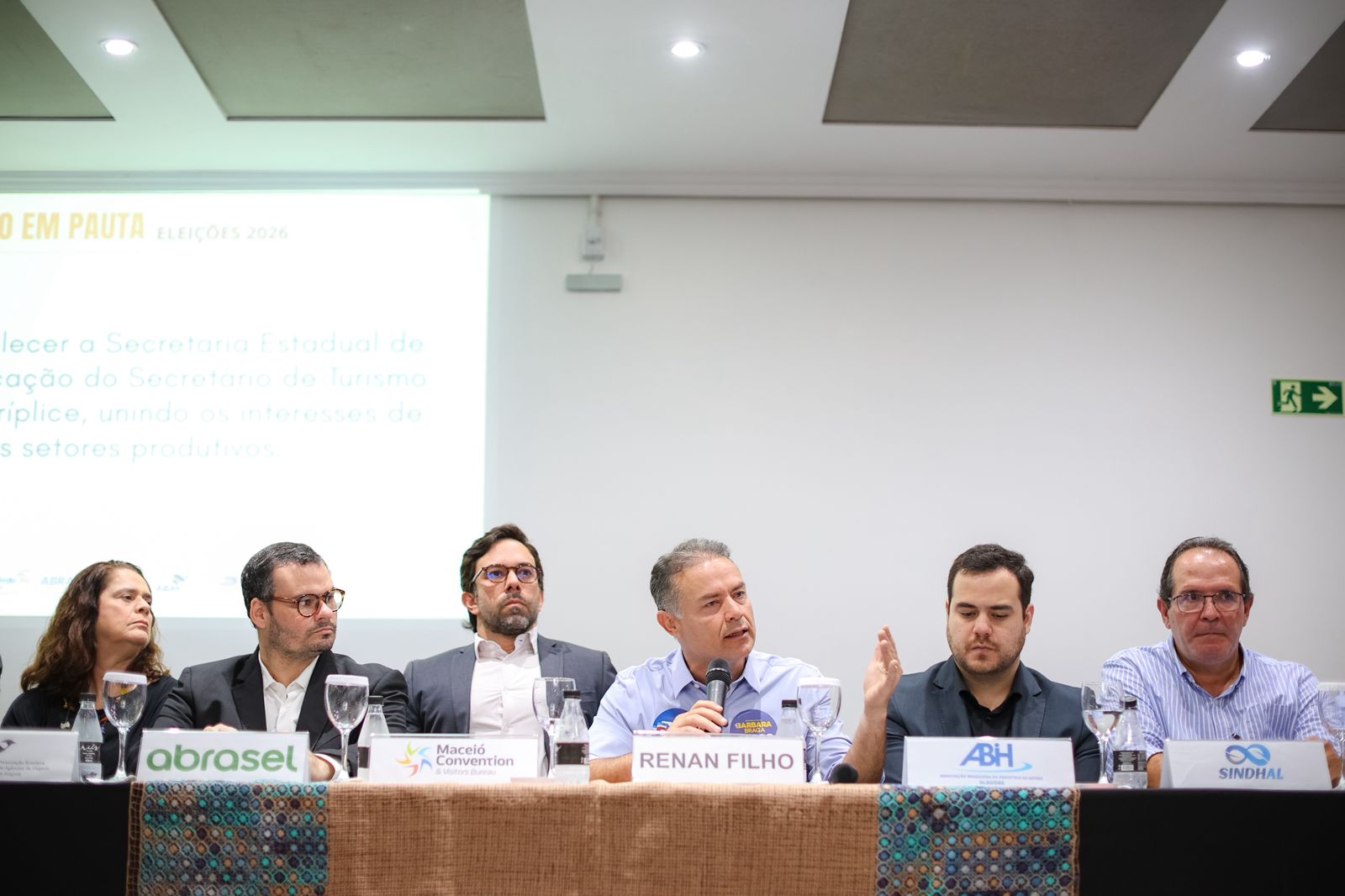 Renan Filho propõe criação de conselho para integrar trade turístico na definição de políticas