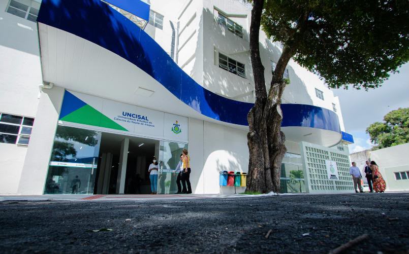 STF garante permanência de 158 alunos da Uncisal durante disputa judicial