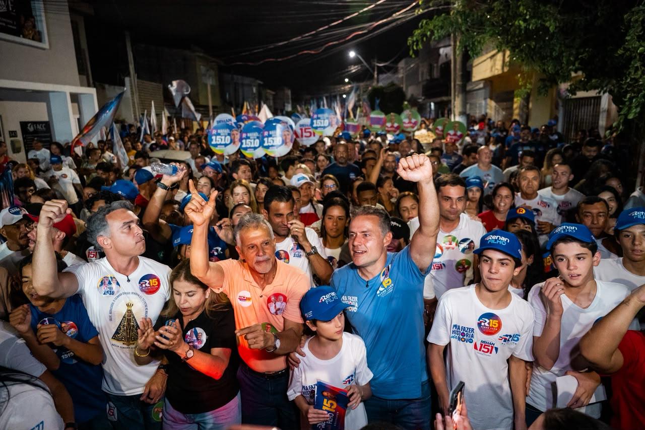 Renan Filho faz megacaravana na parte alta de Maceió e defende fim da escala 6x1