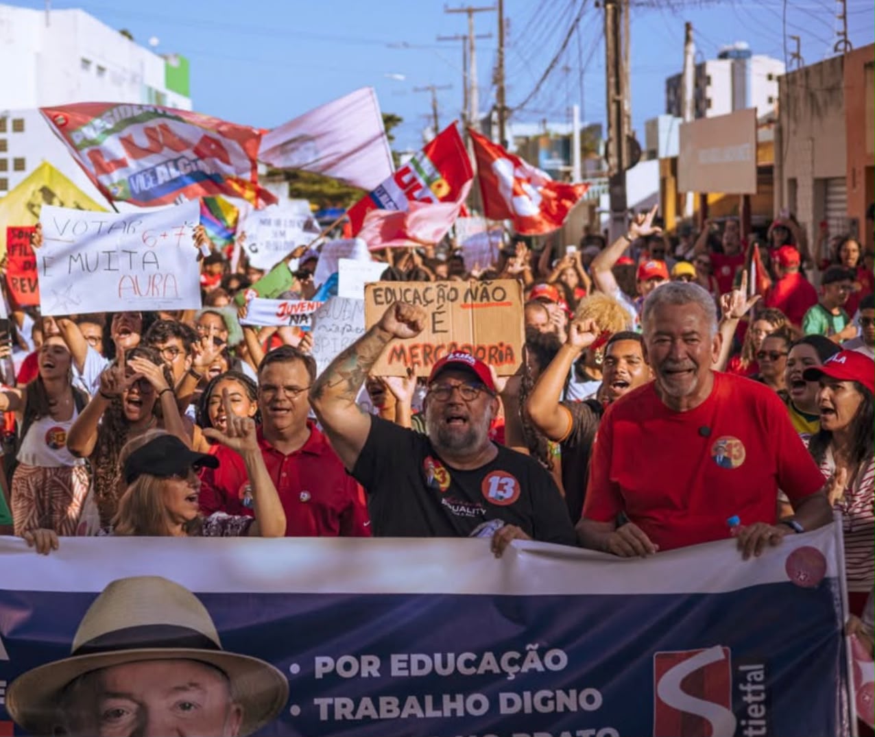 Alexandre Fleming mobiliza estudantes em apoio a Lula em Alagoas