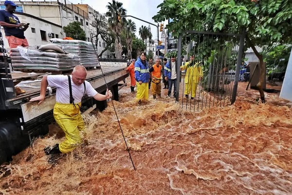 Cheia histórica: nível do Guaíba, em Porto Alegre, atinge 5,30m