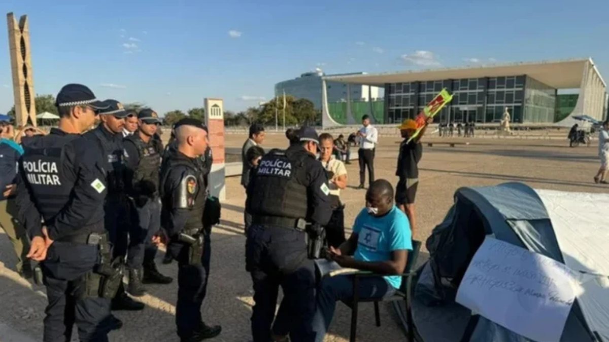 Moraes proíbe acampamentos na Praça dos Três Poderes e em frente a quartéis