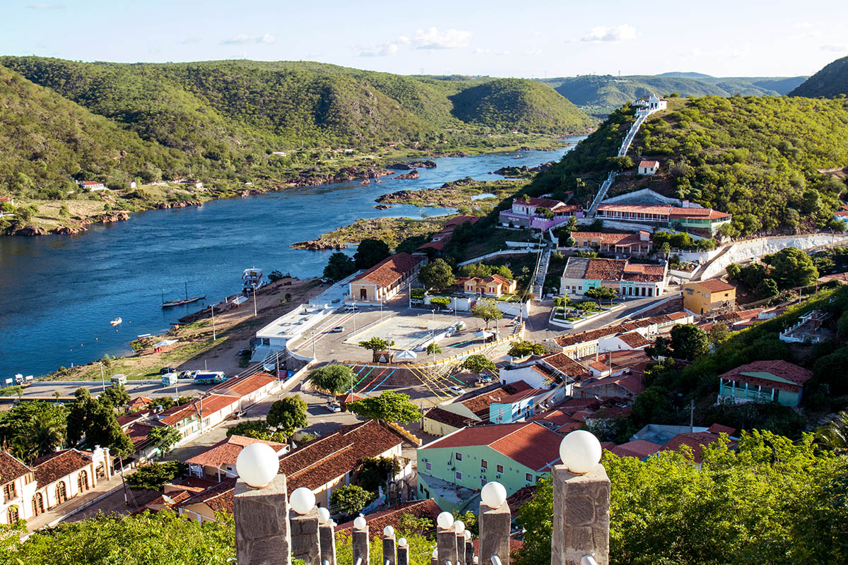 Piranhas encanta turistas com história, cânions e charme às margens do Velho Chico