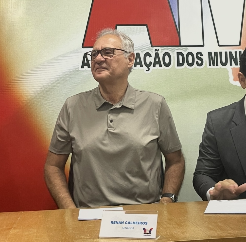 Renan Calheiros avalia possibilidade de disputar reeleição ao Senado