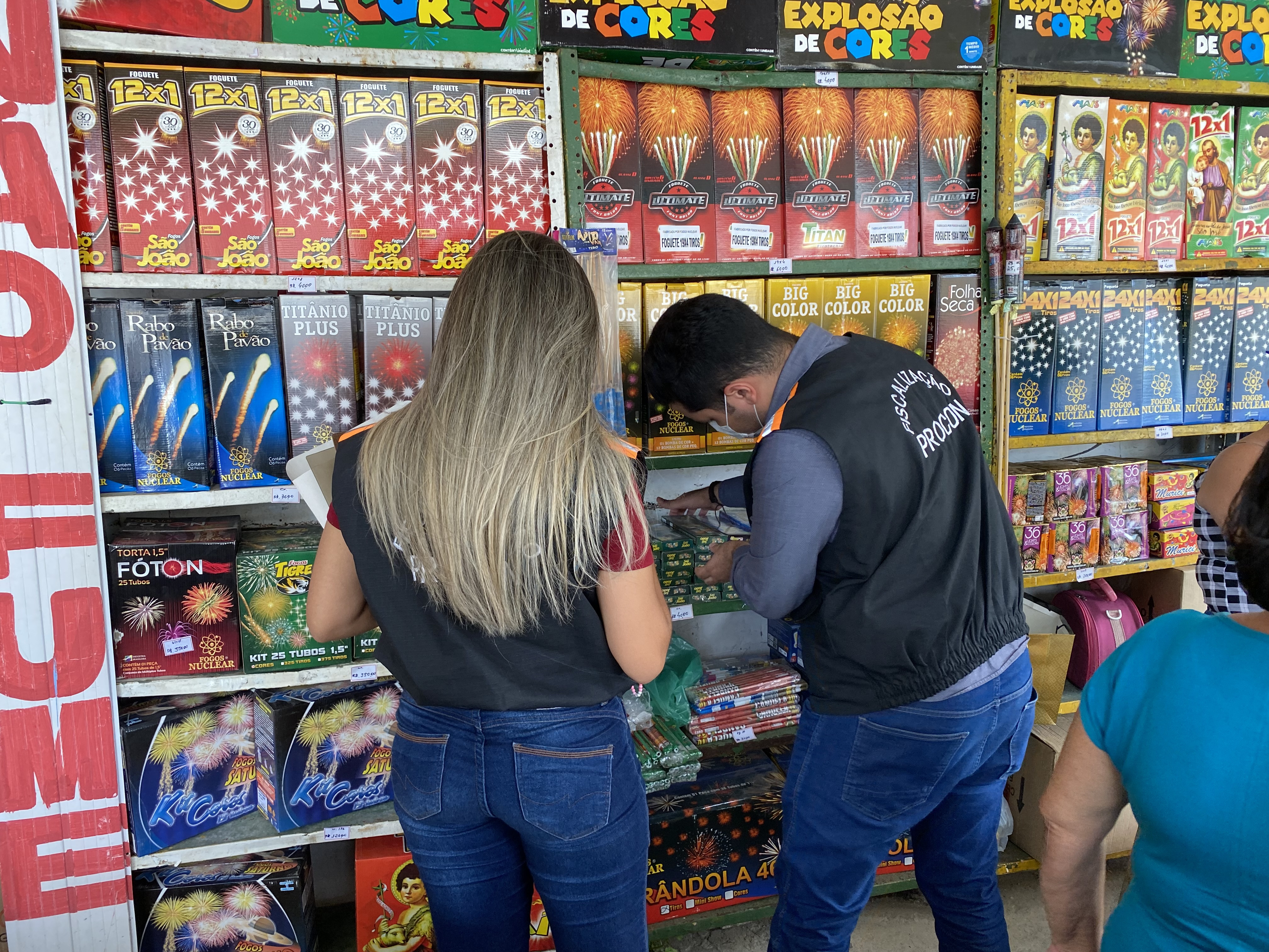 Convívio social interdita seis barracas de fogos de artifício sem alvará de permissão