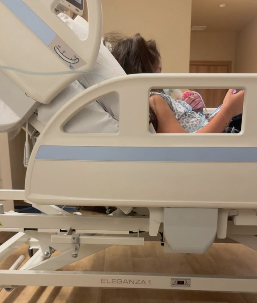 Filha de Deolane Bezerra é hospitalizada após crise emocional