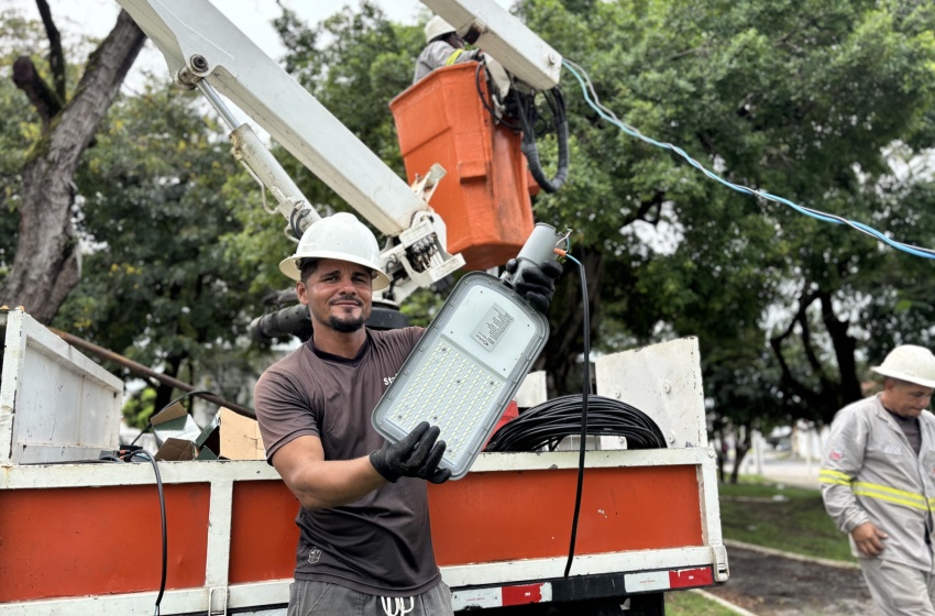 Prefeitura instala nova iluminação na Praça Sinimbu após furto