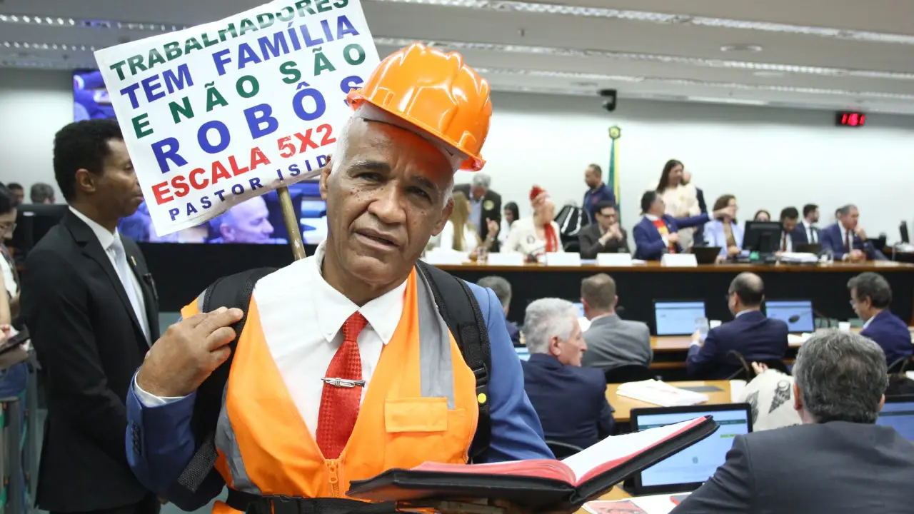“Trabalhador precisa fazer sexo em paz”, afirma deputado ao criticar escala 6x1