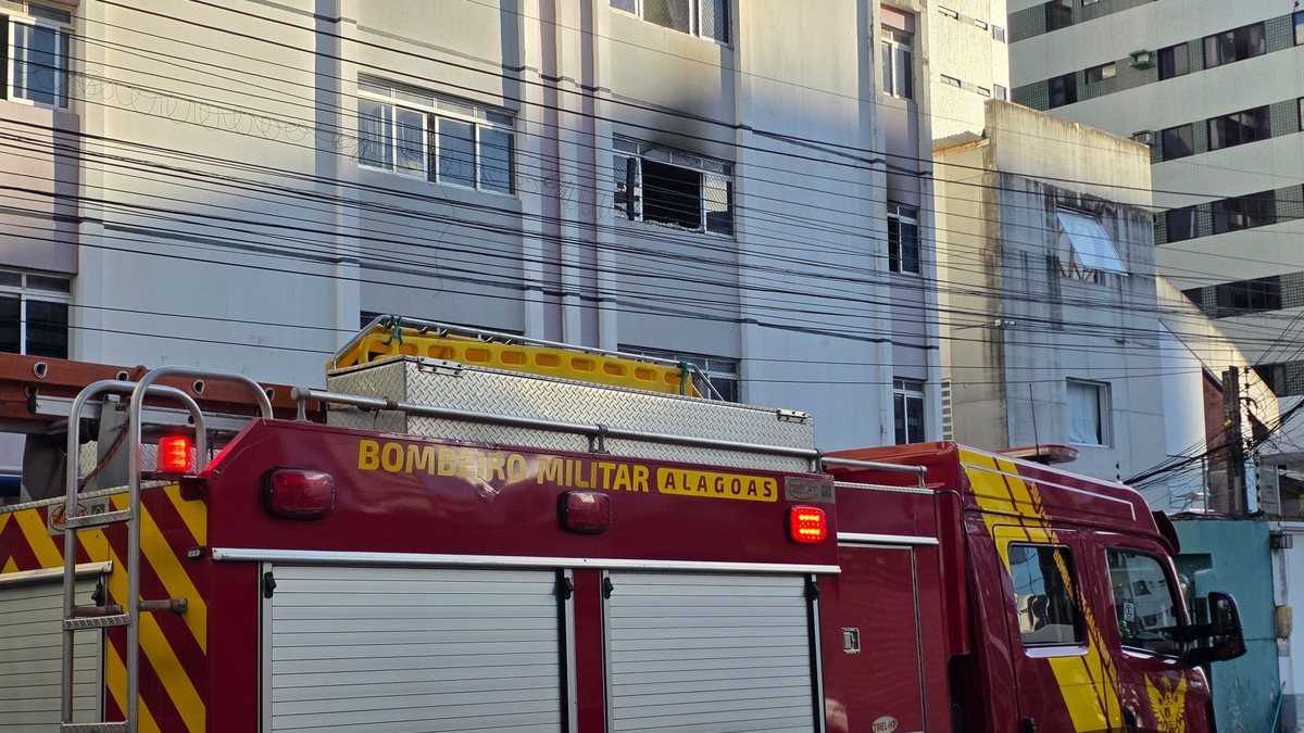 Incêndio em apartamento mobiliza bombeiros no bairro da Ponta Verde