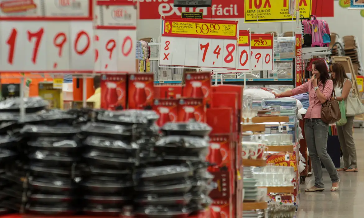 Inflação oficial sobe 0,26% em julho, abaixo do esperado