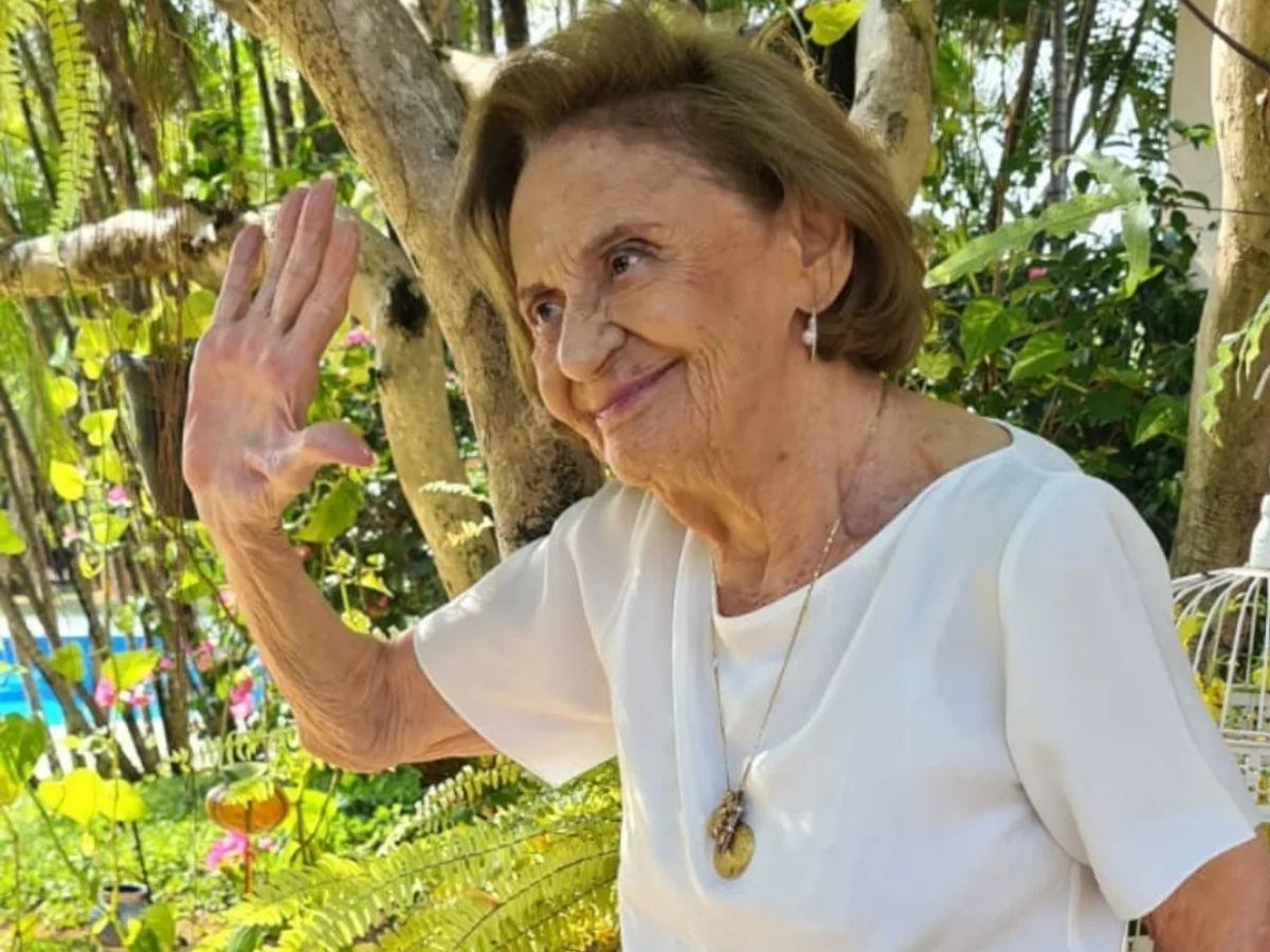 Família de Laura Cardoso marca missa de sétimo dia aberta ao público em SP