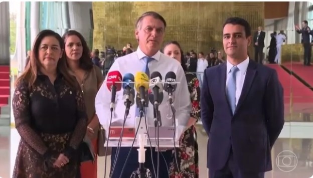 JHC falta com Alckmin, viaja para não encontrar Paulo Dantas, mas vai cair no “colo” de Lula