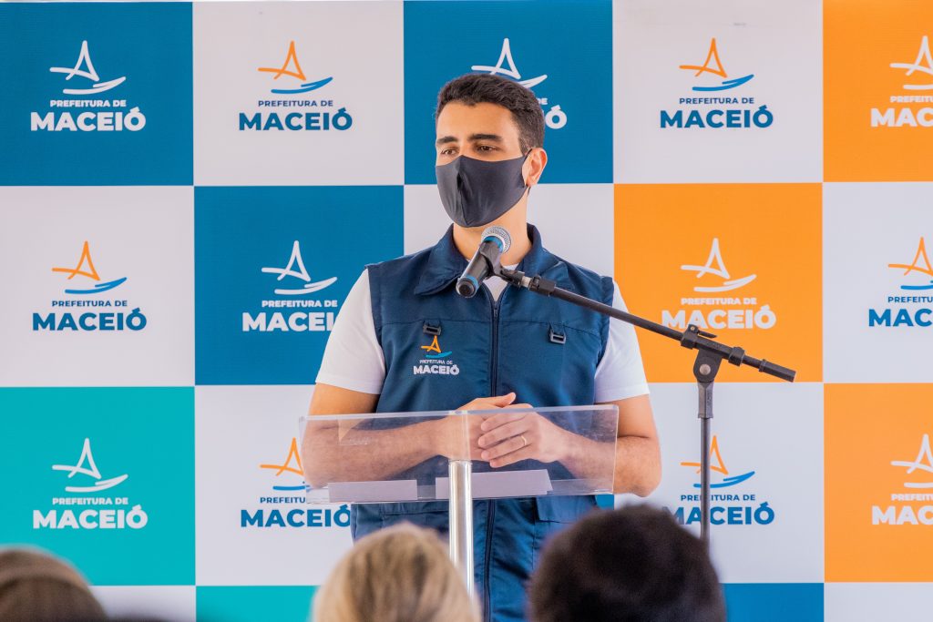 Prefeito JHC autoriza construção de Cmei no Benedito Bentes