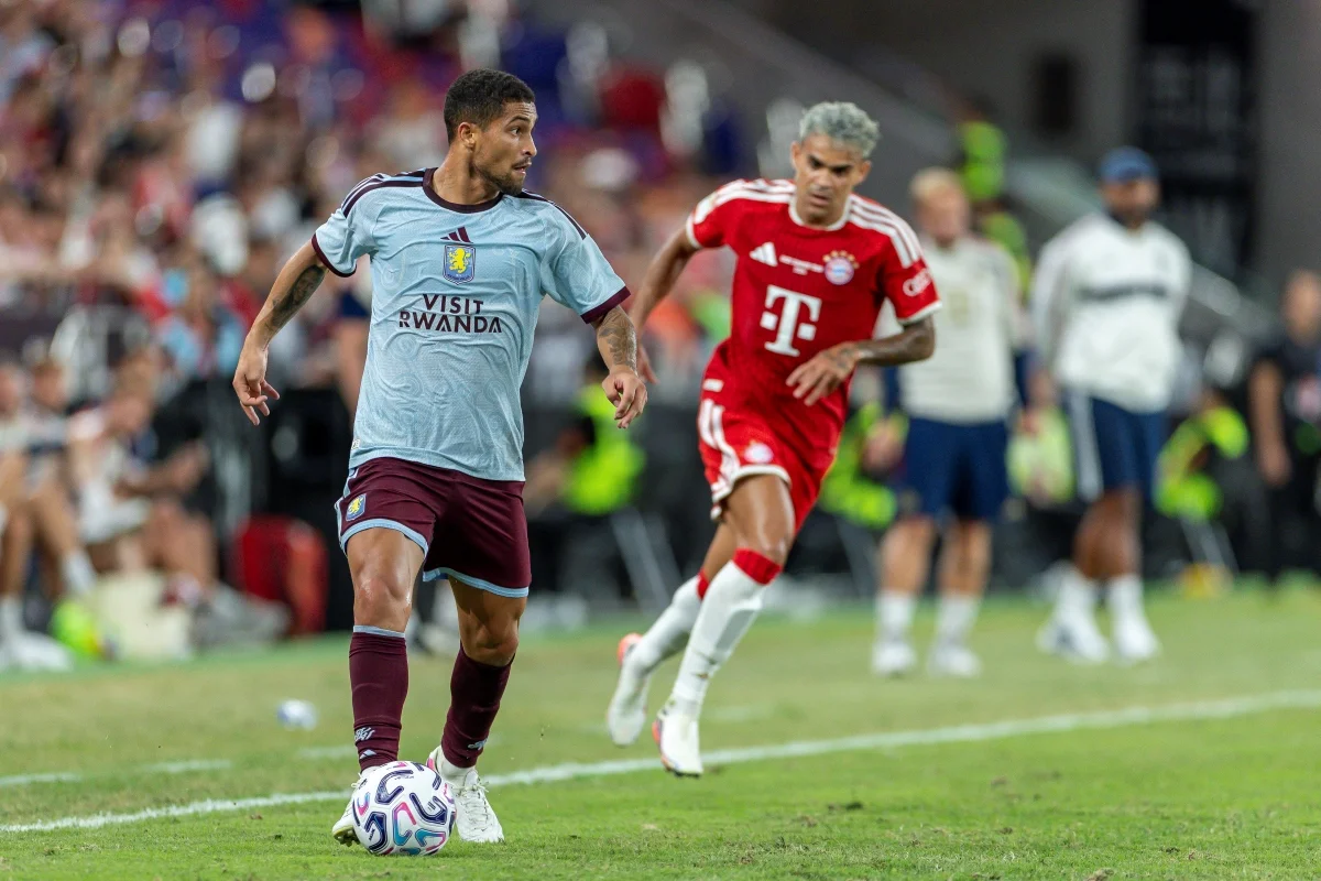 João Gomes faz primeiro gol com a camisa do Aston Villa em amistoso contra o Bayern