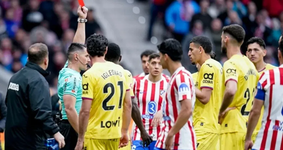 Expulsão inusitada: jogador pega nas partes íntimas de rival e é expulso em La Liga