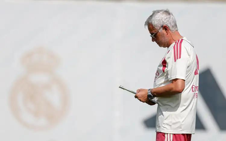Real Madrid busca reforço ofensivo e aumenta concorrência para Endrick