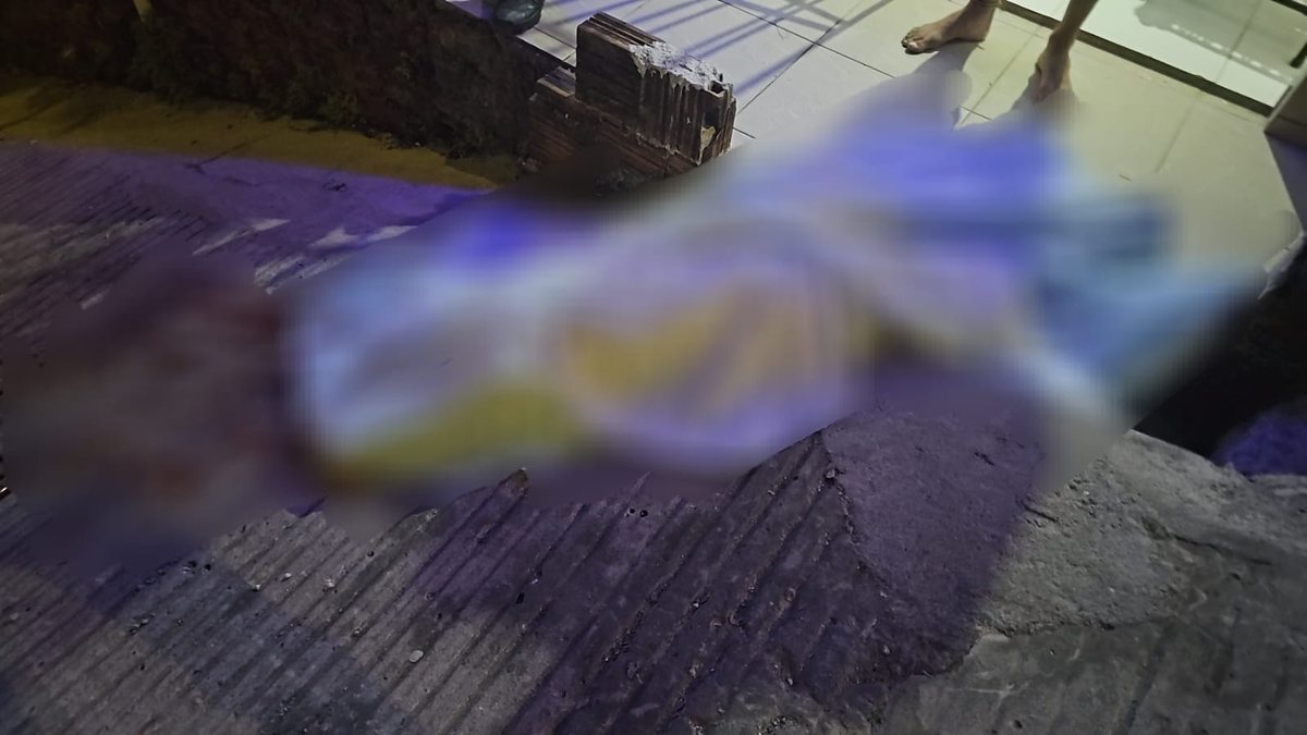 Jovem é executada a tiros na porta de casa em bairro de Maceió