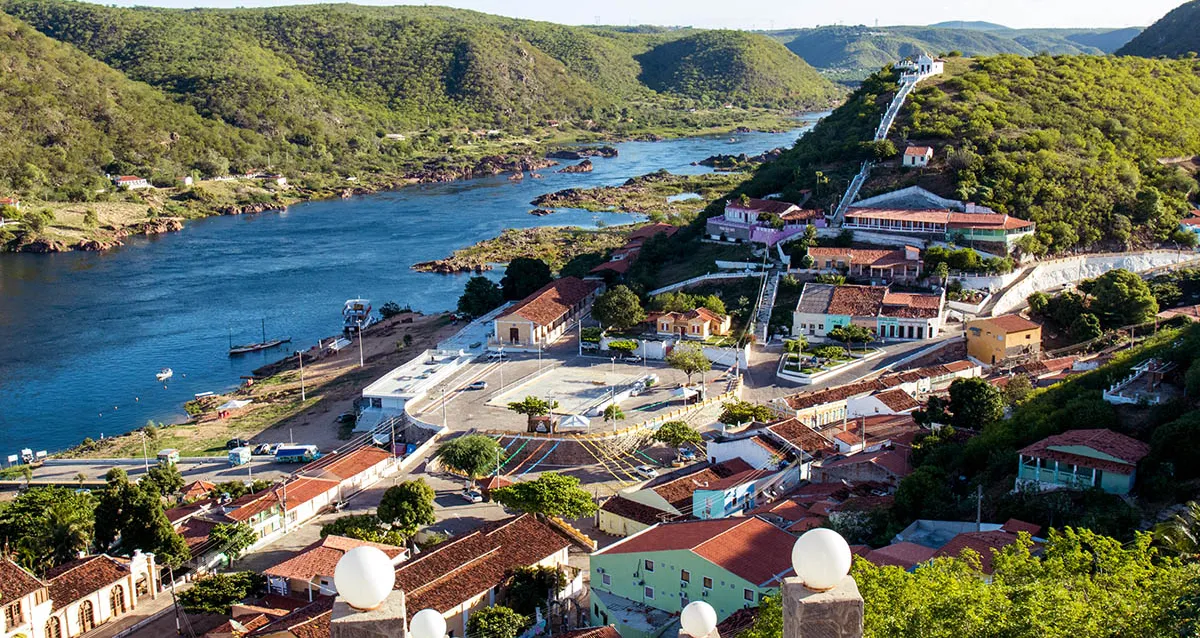 Jovem morre afogado após nadar em área proibida em Piranhas