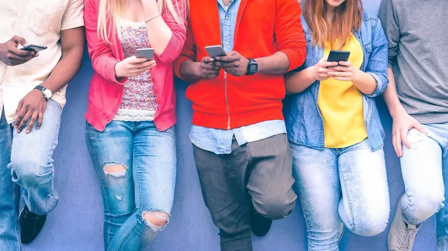 Por que redes sociais viciam e como recuperar equilíbrio no dia a dia